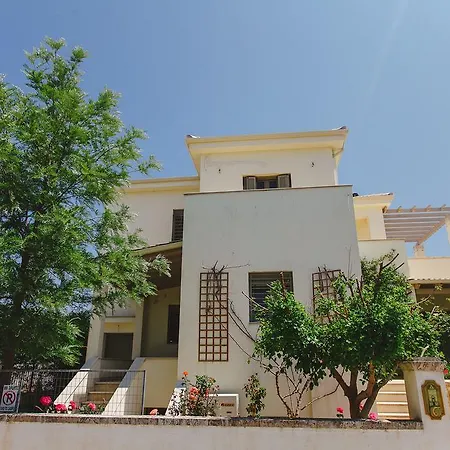 Family House * Vrahati